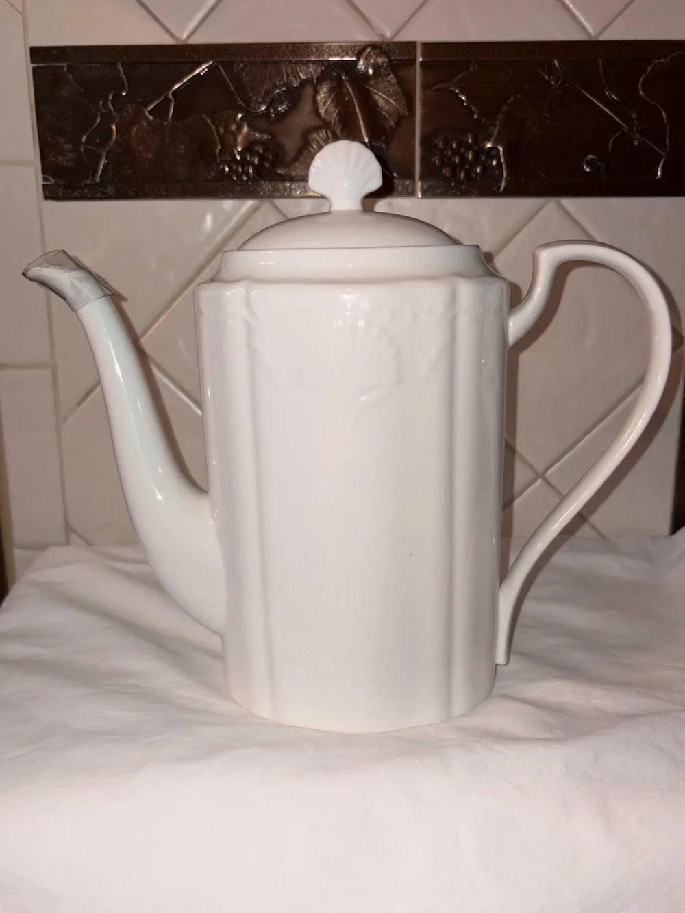 Nwot Mikasa Hampton bays porcelain coffee pot